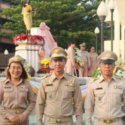 LINE_ALBUM_วางพวงมาลาย่าบุญเหลือ_240520_3.jpg