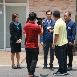 LINE_ALBUM_ผู้สื่อข่าวลงพื้นที่ดูห้องน้ำสีรุ้ง_240611_17.jpg