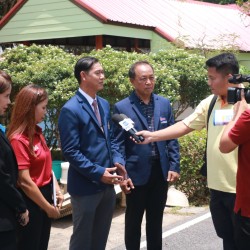 LINE_ALBUM_ผู้สื่อข่าวลงพื้นที่ดูห้องน้ำสีรุ้ง_240611_21.jpg