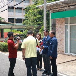 LINE_ALBUM_ผู้สื่อข่าวลงพื้นที่ดูห้องน้ำสีรุ้ง_240611_28.jpg