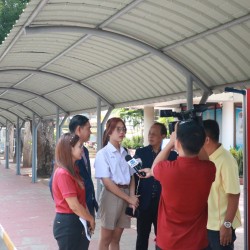 LINE_ALBUM_ผู้สื่อข่าวลงพื้นที่ดูห้องน้ำสีรุ้ง_240611_54.jpg